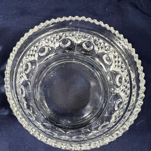 Set Of 2 Vintage Clear Cut Glass Trinket Dishes With Intricate Detailing & Scall - Picture 3 of 5
